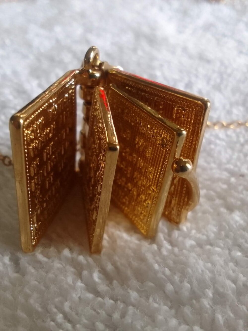 Bundle surprise gorgeous gift&well-design vintage golden Bible pendant&necklace